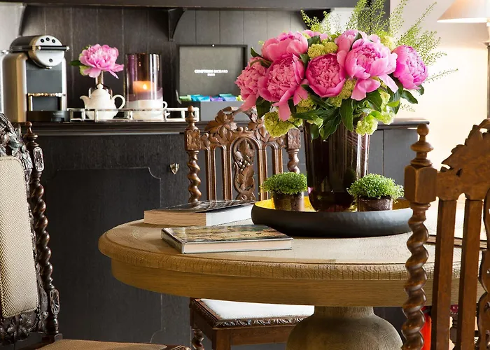 Hotel Les Tournelles Parigi