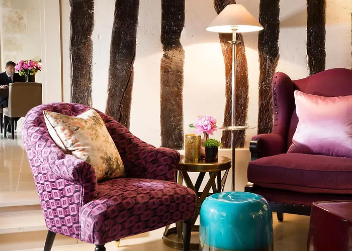 Hotel Les Tournelles Parigi